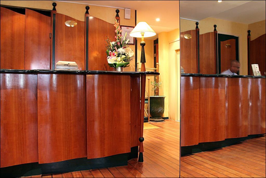 Hotel 9hotel Republique 4*