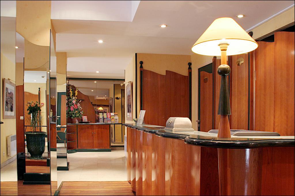 Hotel 9hotel Republique 4*